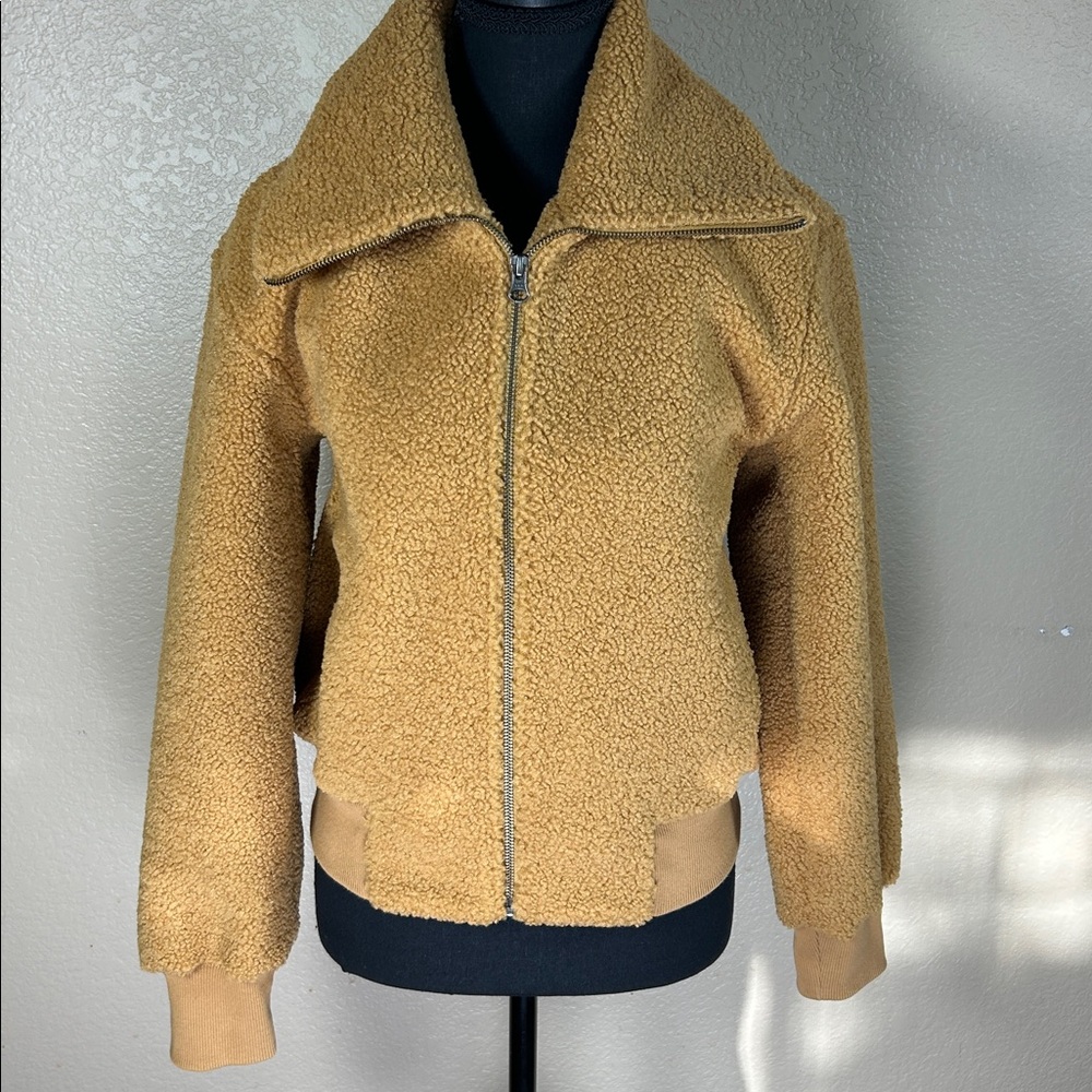 Uniqlo Tan Fleece Jacket - Picture 1 of 4